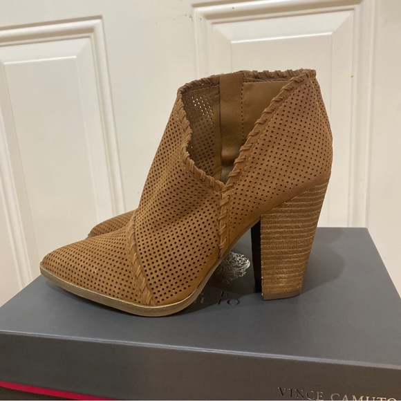 New in Box Vince Camuto Lamorna Seed Brown Asymmetrical Ankle Booties Boots - Picture 10 of 14